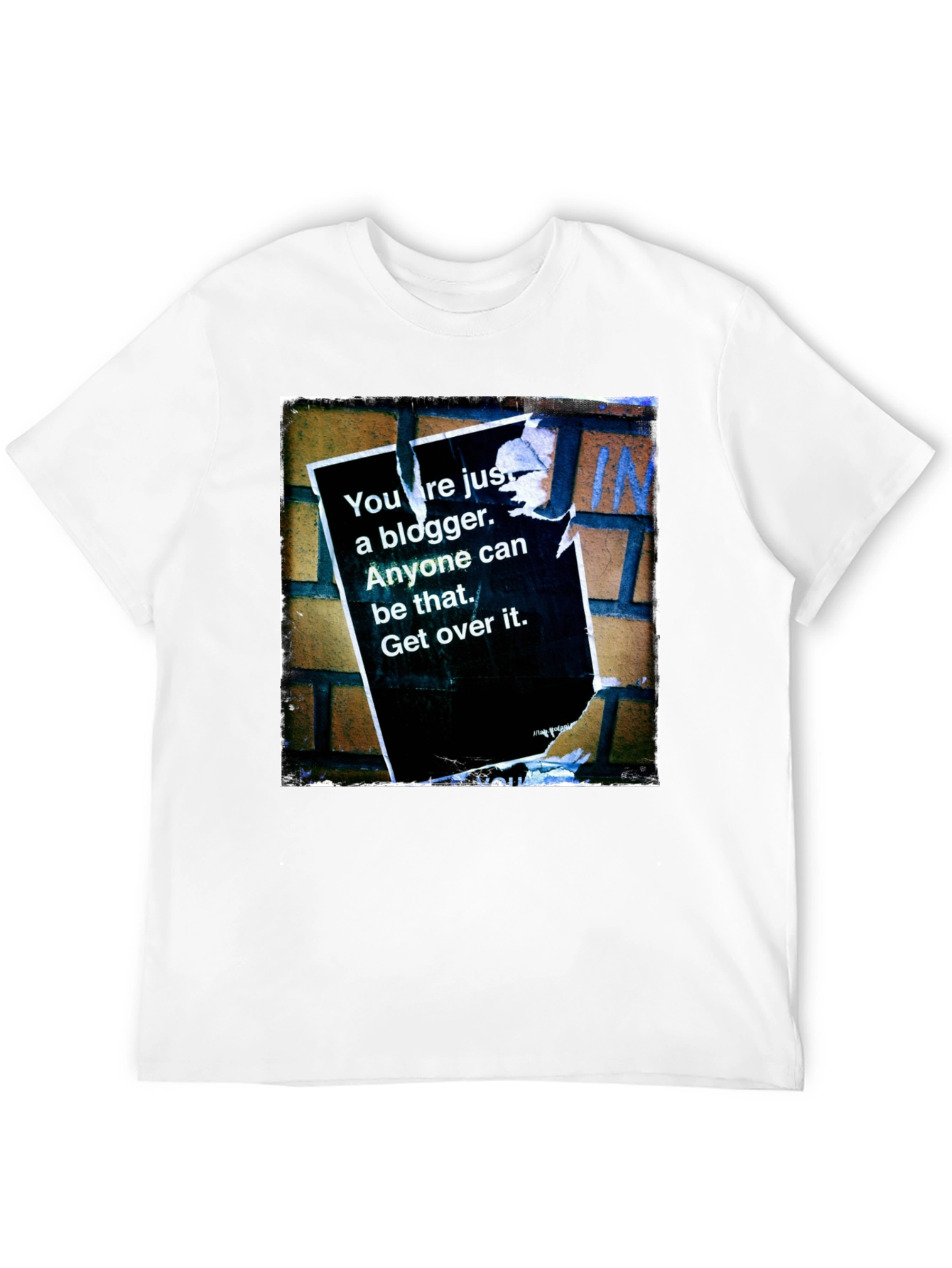 Blogger T-Shirt: Unique Street Art Design