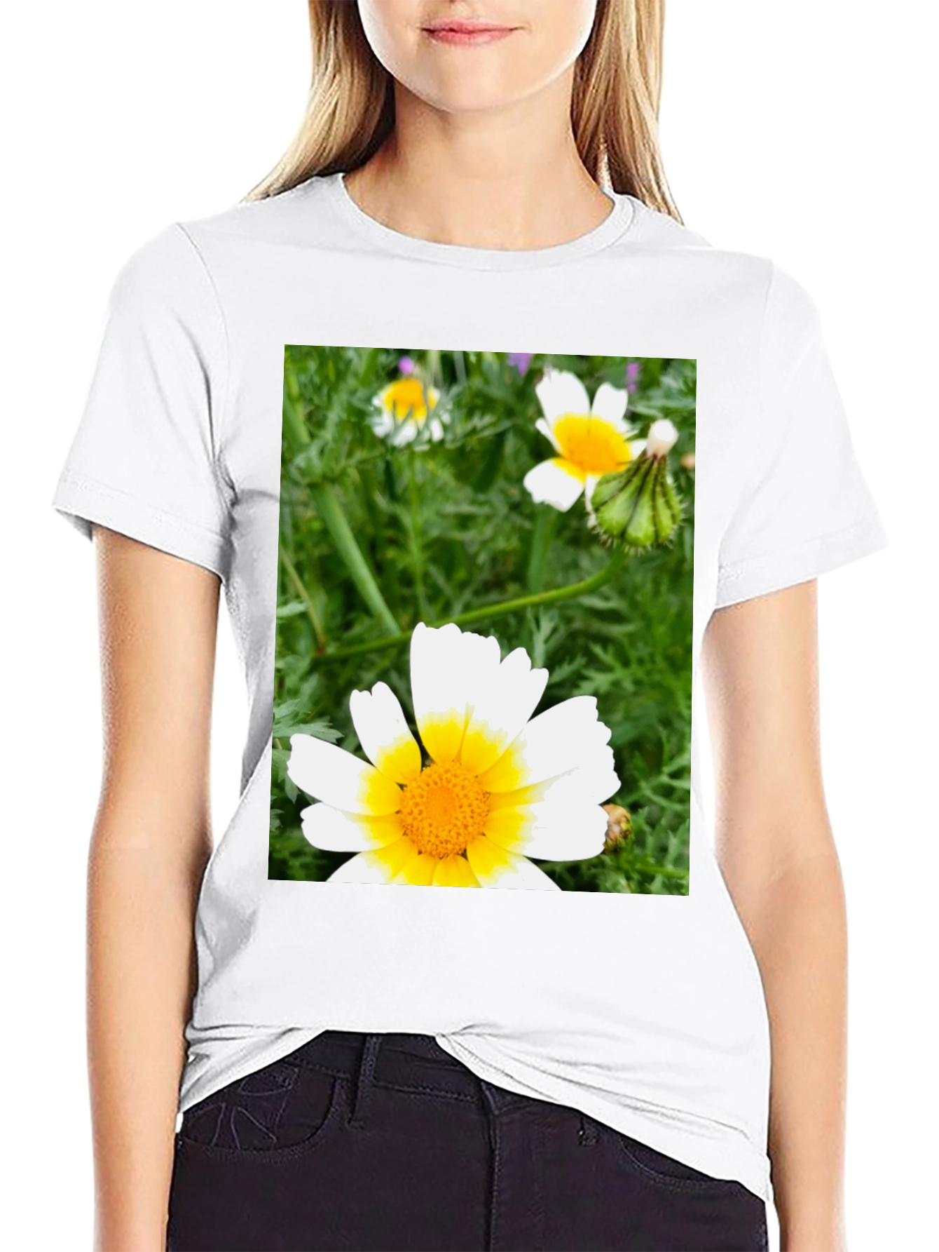 Daisy Flower Graphic T-Shirt - Casual Black Tee
