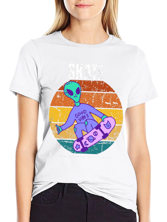 Skateboarding Alien T-Shirt - Good Vibes Only