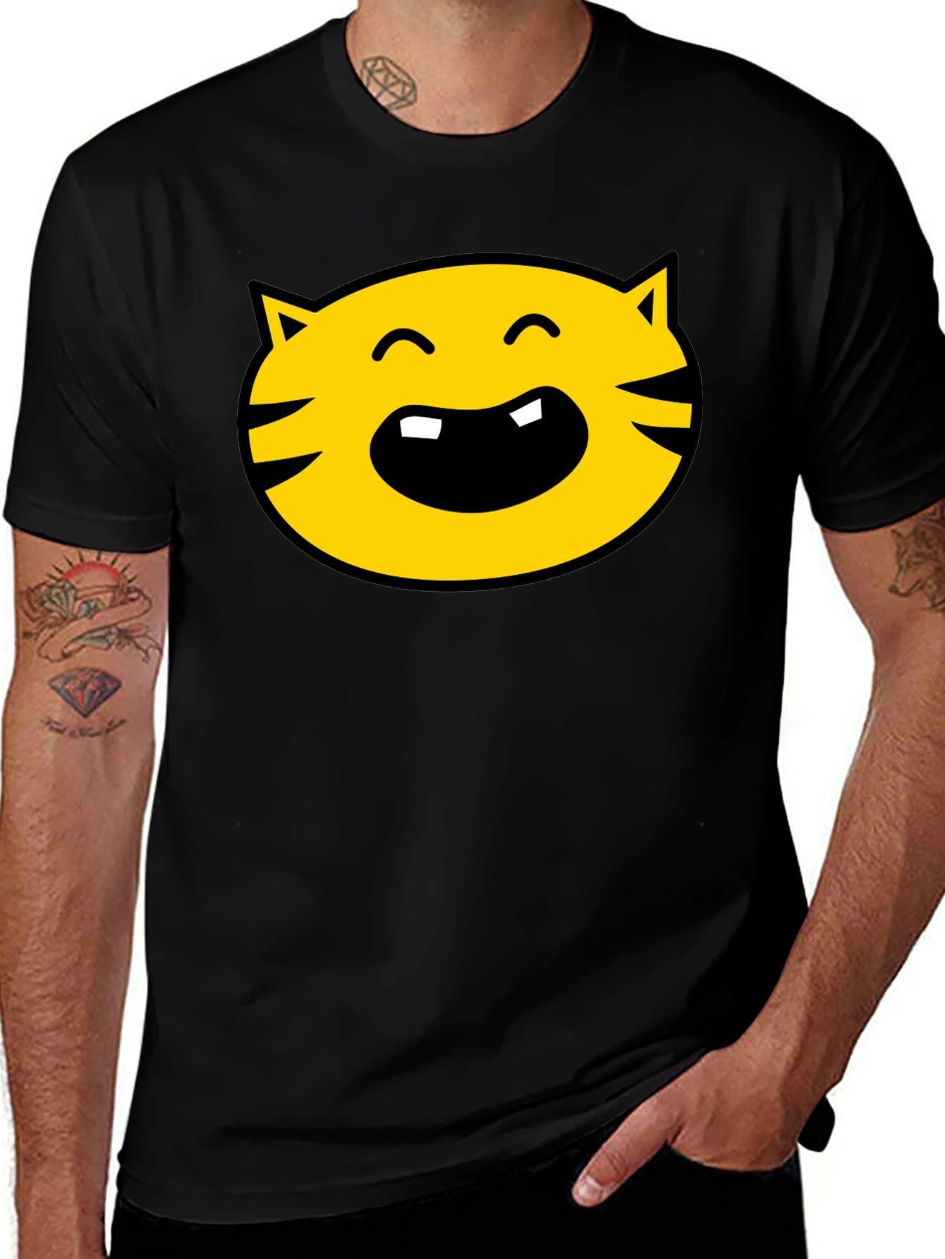 Cartoon Cat Face Graphic Tee - Black
